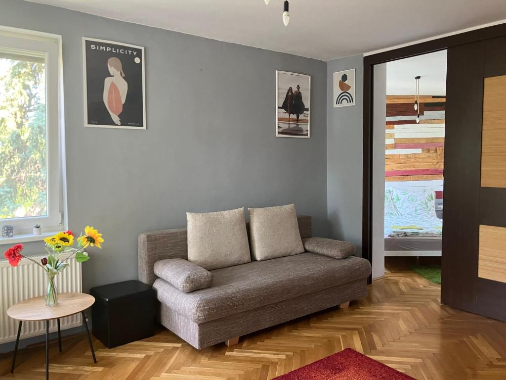 Posedenie v ubytovaní designer fészek