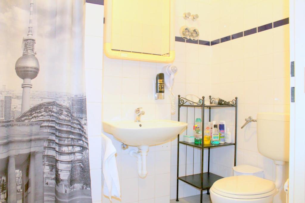 Koupelna v ubytování Pension Central Hostel Berlin