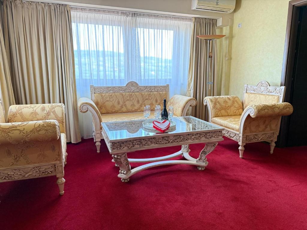 Posezení v ubytování Hotel Q Art Severus
