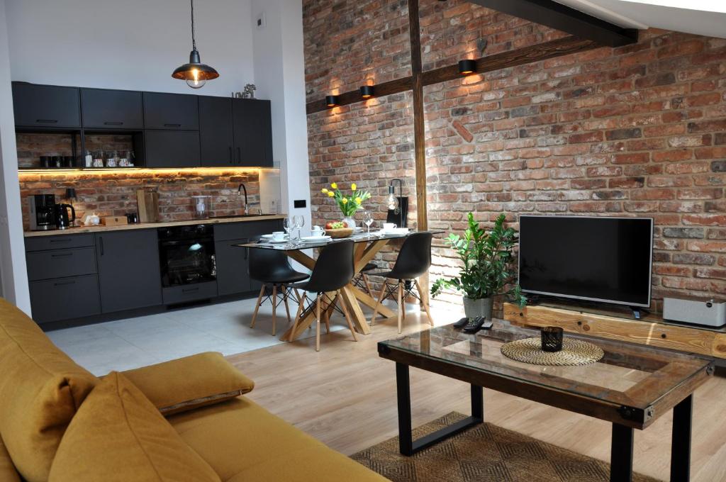 Μια τηλεόραση ή/και κέντρο ψυχαγωγίας στο Loft Manufaktura Grossa
