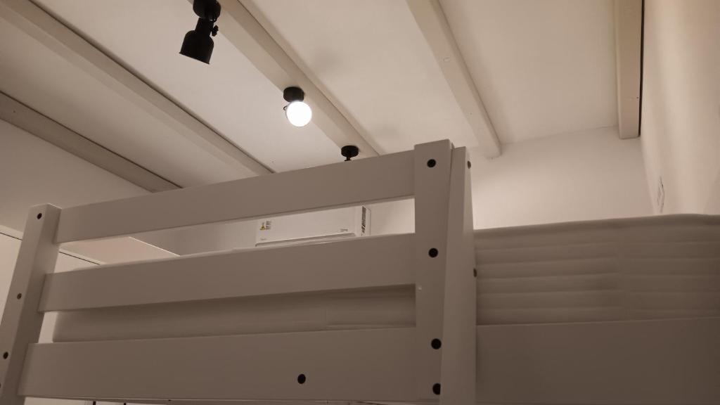Letto o letti a castello in una camera di Stilvi Milos