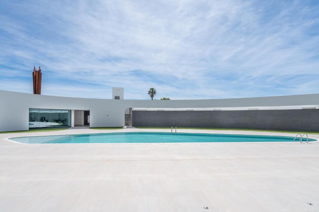 Lagos Luxury Poolside Apartment