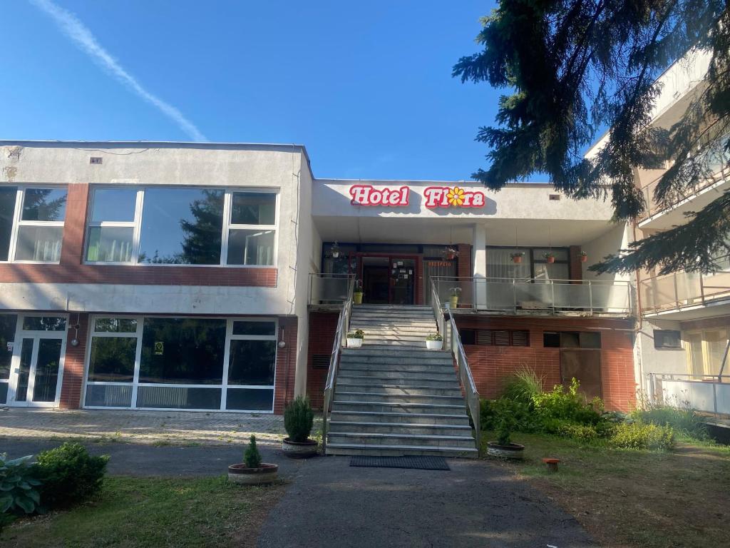 Budova, kde se hotel nachází