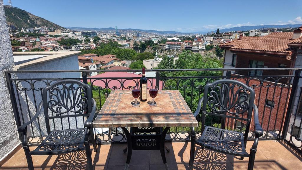 Balkón nebo terasa v ubytování Metekhi Line Hotel