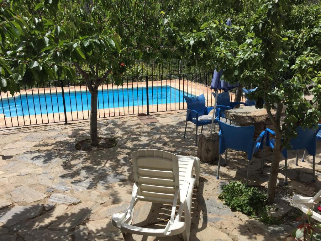 Bazén v ubytování Beautiful holiday home in Laroya with shared pool nebo v jeho okolí