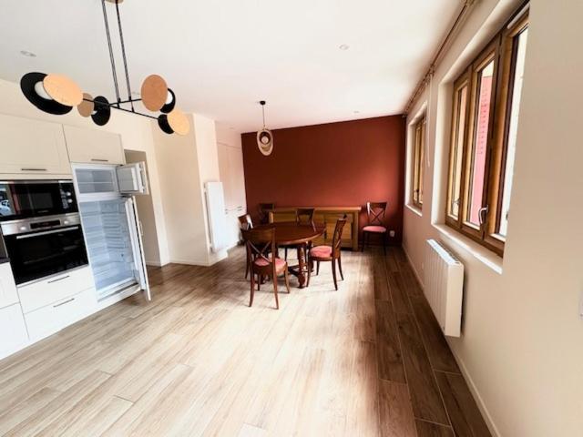 Кухня или мини-кухня в Appartement centre-ville rez-de-chaussée
