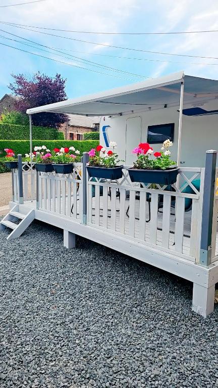 Balkón nebo terasa v ubytování Caravane tractable