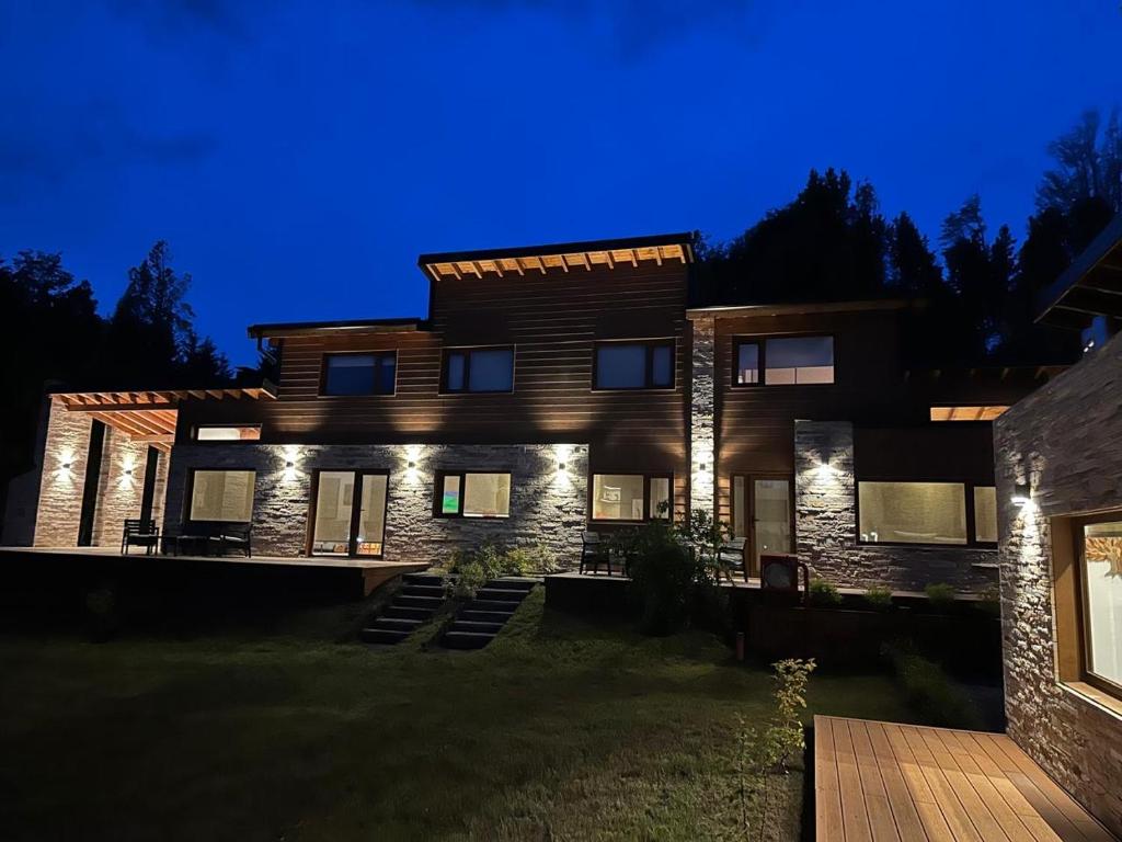 Budova, kde se chata nachází