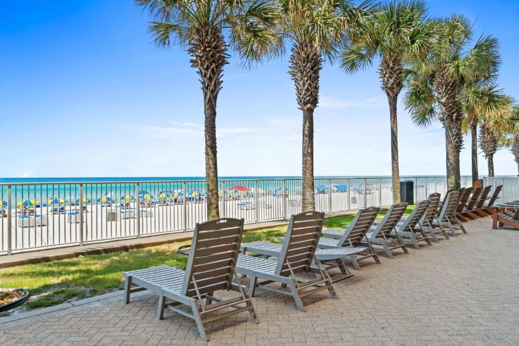 Tropic Winds Resort by Panhandle Getaways - Housity