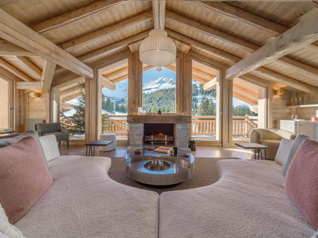 Photo de la galerie de l'établissement Chalet luxueux Courchevel 1850, 600 m², 6 ch, spa, 14 pers - FR-1-564-148, à Courchevel