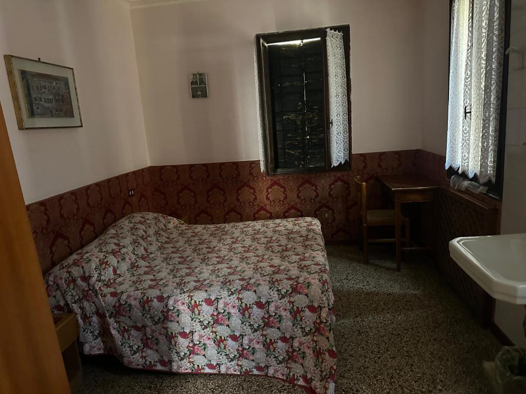 Hotel Locanda Ca Foscari - Resim 7