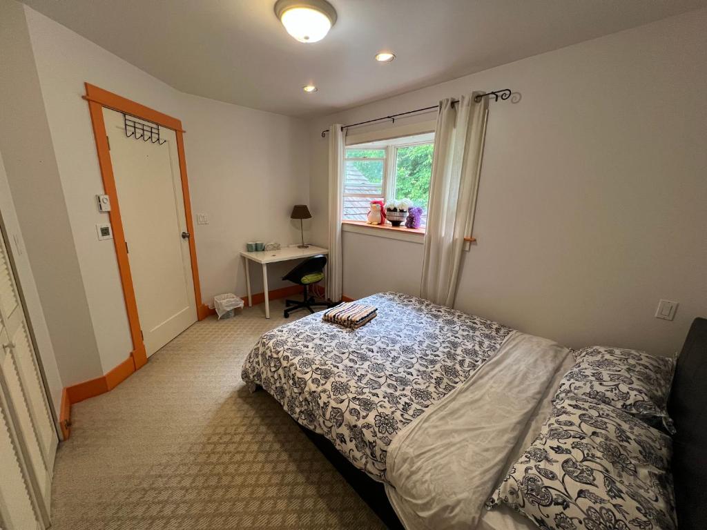 Sweet Home photo