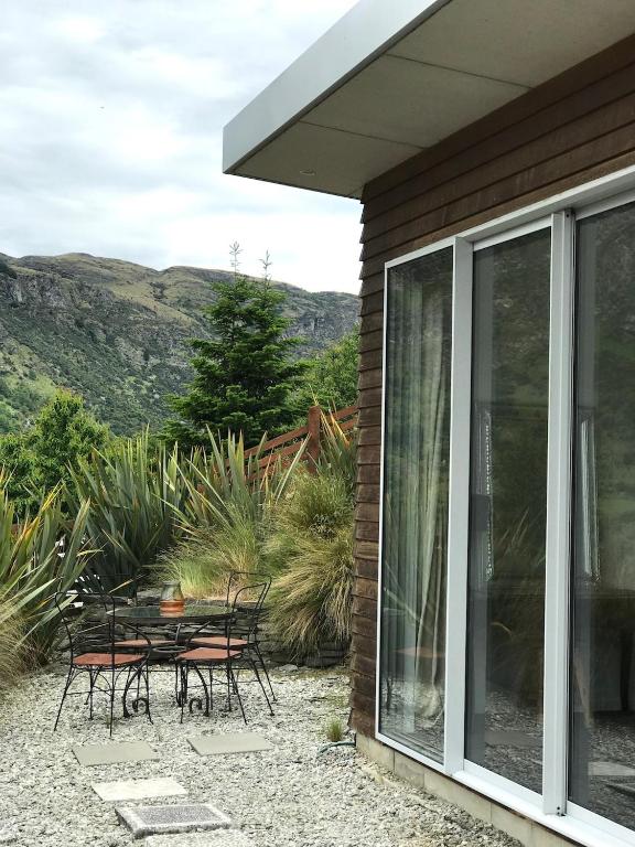 Sunny Modern Family Home - Resim 24