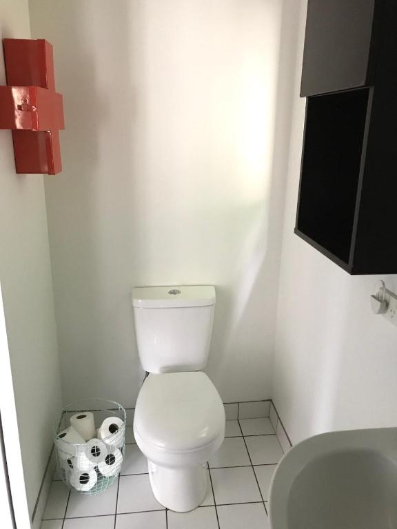 Sunny Modern Family Home - Resim 20