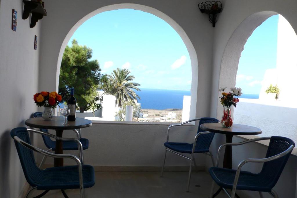 Christos Apartments Oia - 1