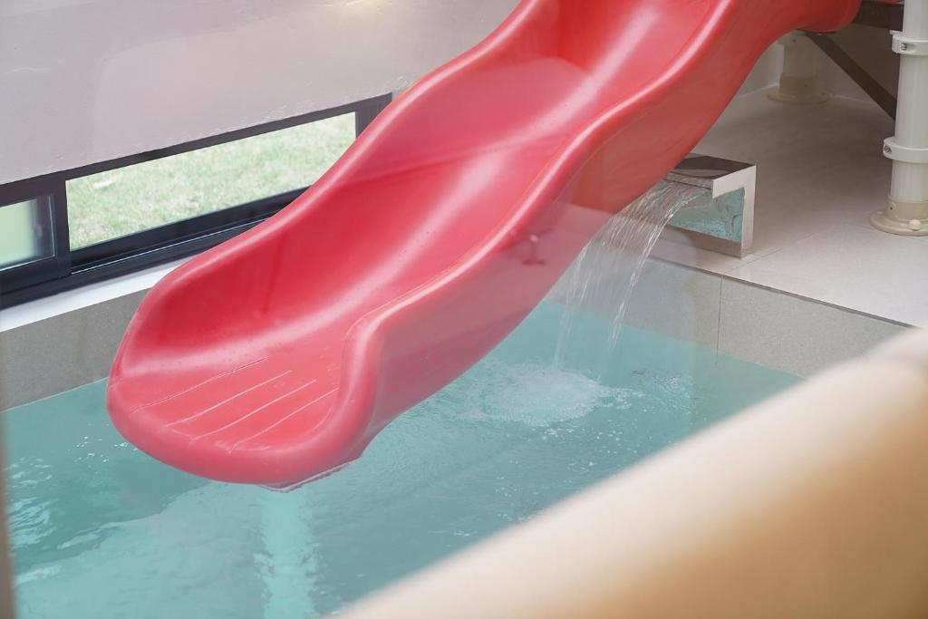 Bazén v ubytování Gyeongju Poolvilla Runtoyou nebo v jeho okolí