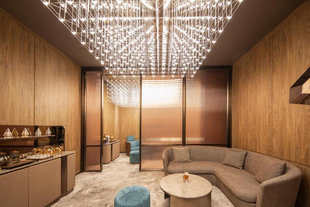 Posezení v ubytování Crystal Hotel Shanghai Lujiazui Oriental Pearl Tower