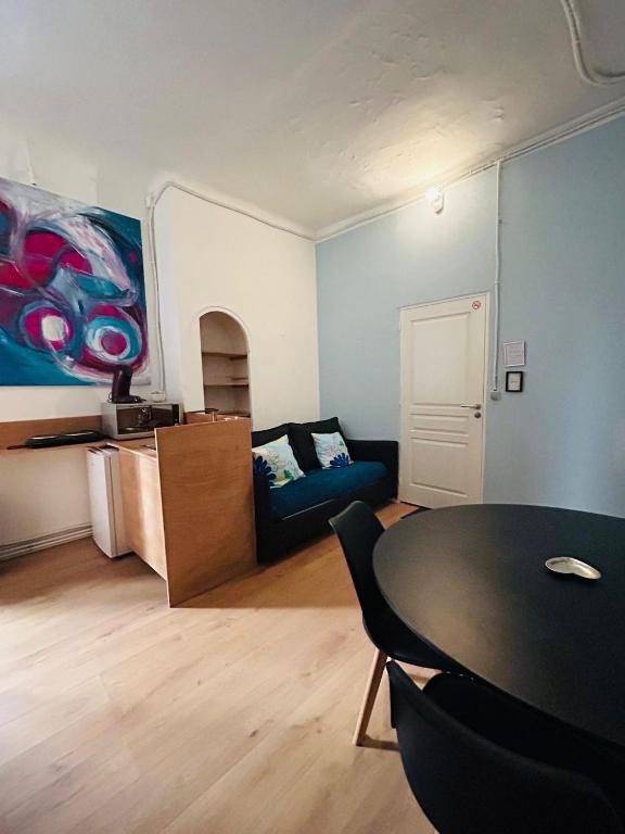 Photo de la galerie de l'établissement Séjour Confortable au Cœur de Cours Julien, Marseille, à Marseille