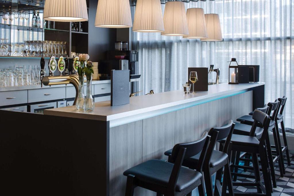 Lounge nebo bar v ubytování Scandic Regina