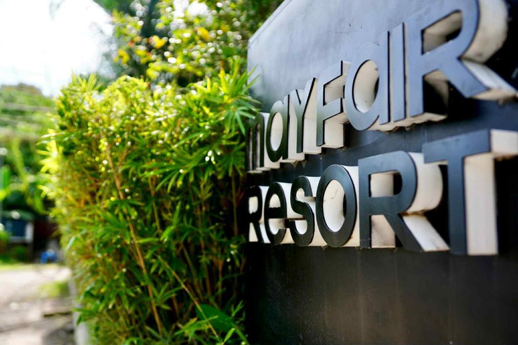 Certifikát, hodnocení, plakát nebo jiný dokument vystavený v ubytování Mayfair Resort
