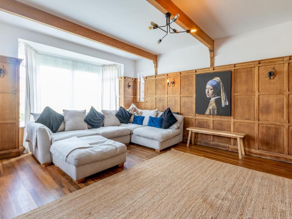 Istumisnurk majutusasutuses Huge Beach house -Seaview balcony-perfect location Pass the Keys