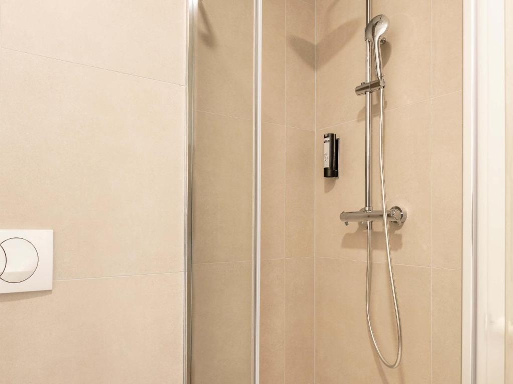 B&B HOTEL Luxembourg Centre Cloche d'Or - Resim 17