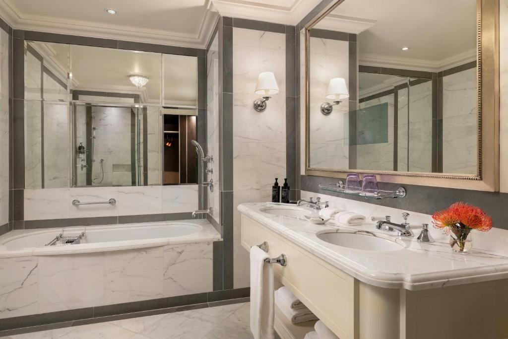 The St. Regis Florence - Contemporary Luxury King Suite With River View
