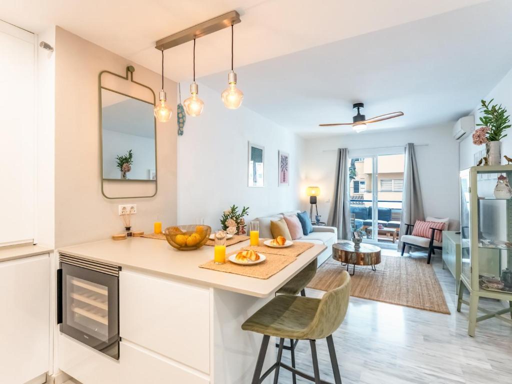 Pass the Keys Stylish 3 Bed Flat in Los Pacos