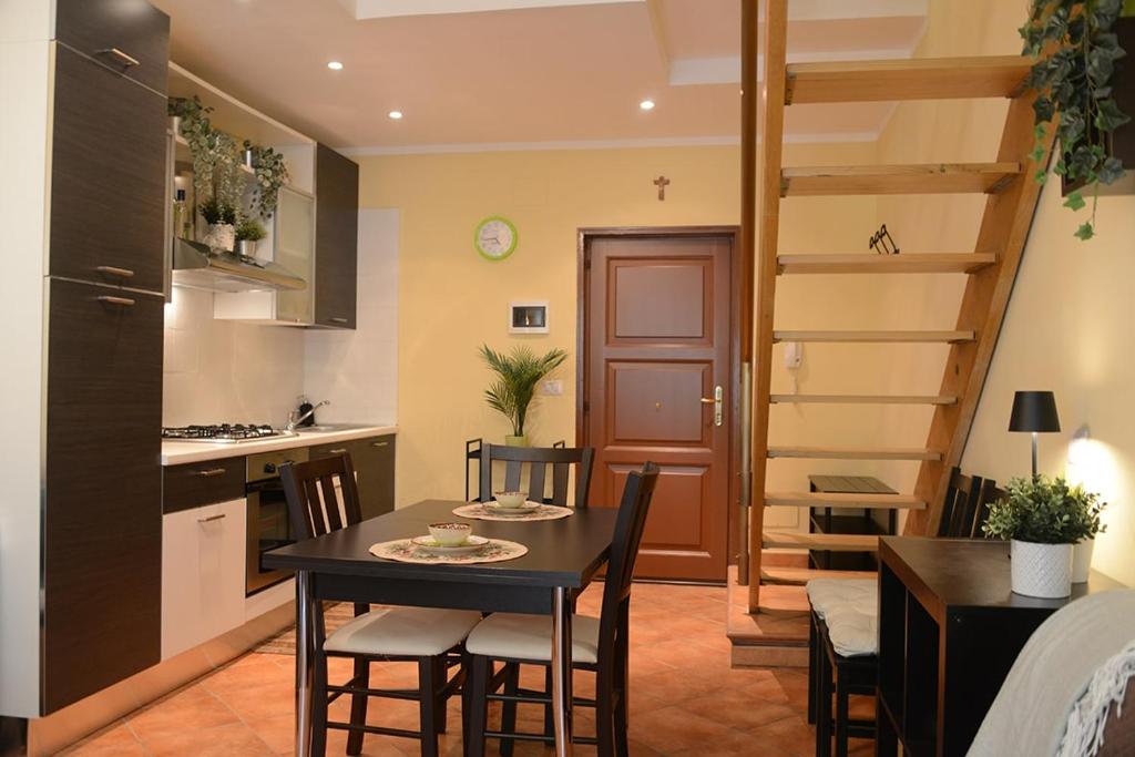 Nhà bếp/bếp nhỏ tại Appartamento vacanze in montagna