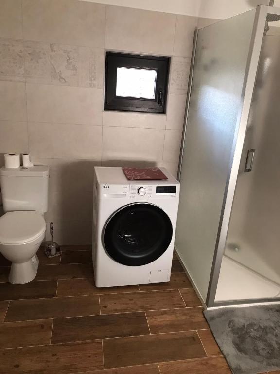 Bagno di The House Next to the Forest - LAKMAT