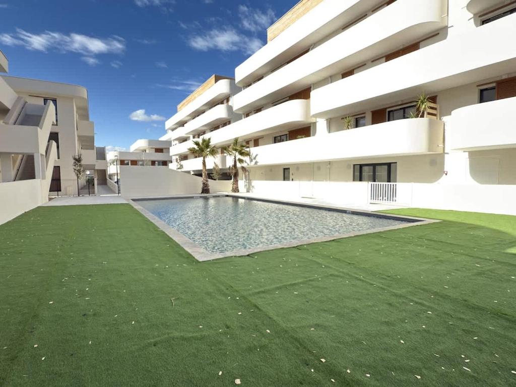 Photo de la galerie de l'établissement Valras-Loc Naia cosy avec piscine, à Valras-Plage