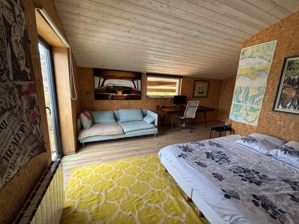 Gallery image of Quiet loft, beaches, jacuzzi and fireplace in Saint-Philibert