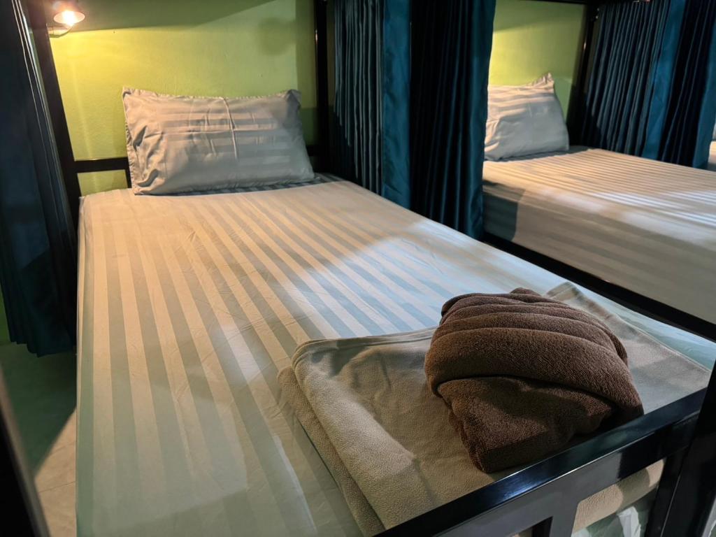 Khao Sok Jungle Hostel - 13