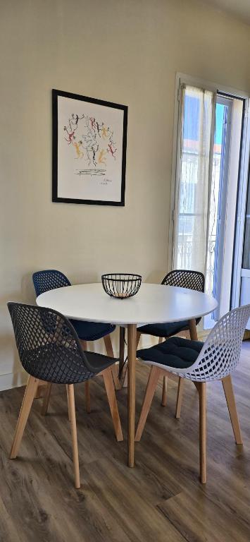 Hôtel de la Fontaine - Resim 11