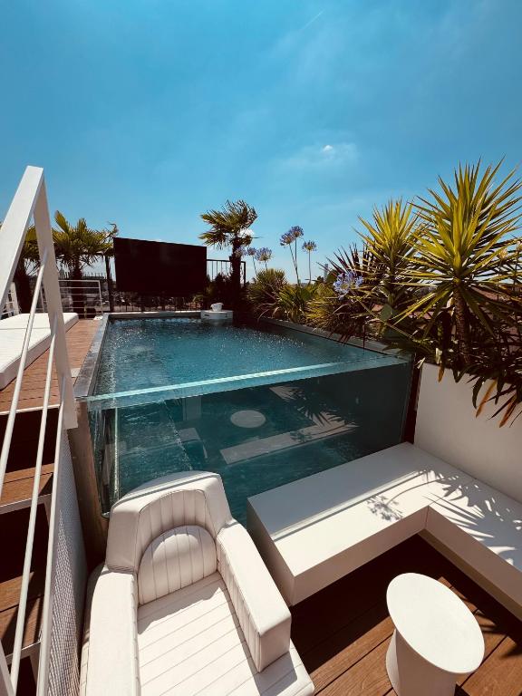 Curated visual reference: Fresh Look at Skyjungle Luxury Penthouse Private Pool And Spa Mailand