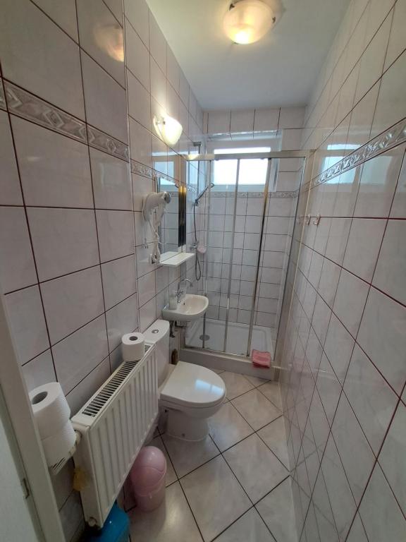 Koupelna v ubytování Pokoje u Bogusi