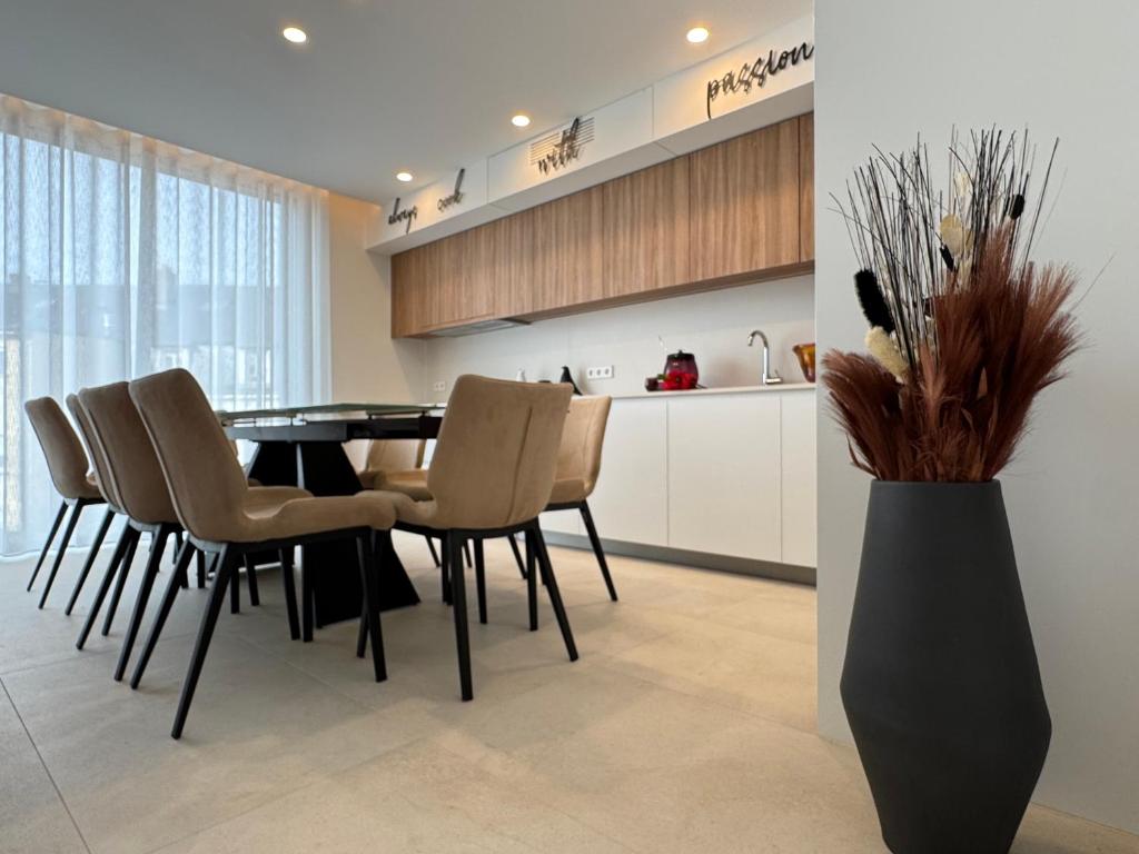 Fotografie z fotogalerie ubytování Marcel Cahen 5 Luxurious Home for Families Groups and Events v Lucembursku