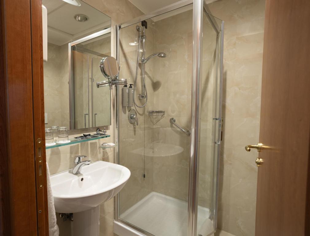 Koupelna v ubytování Grand Hotel Tiberio