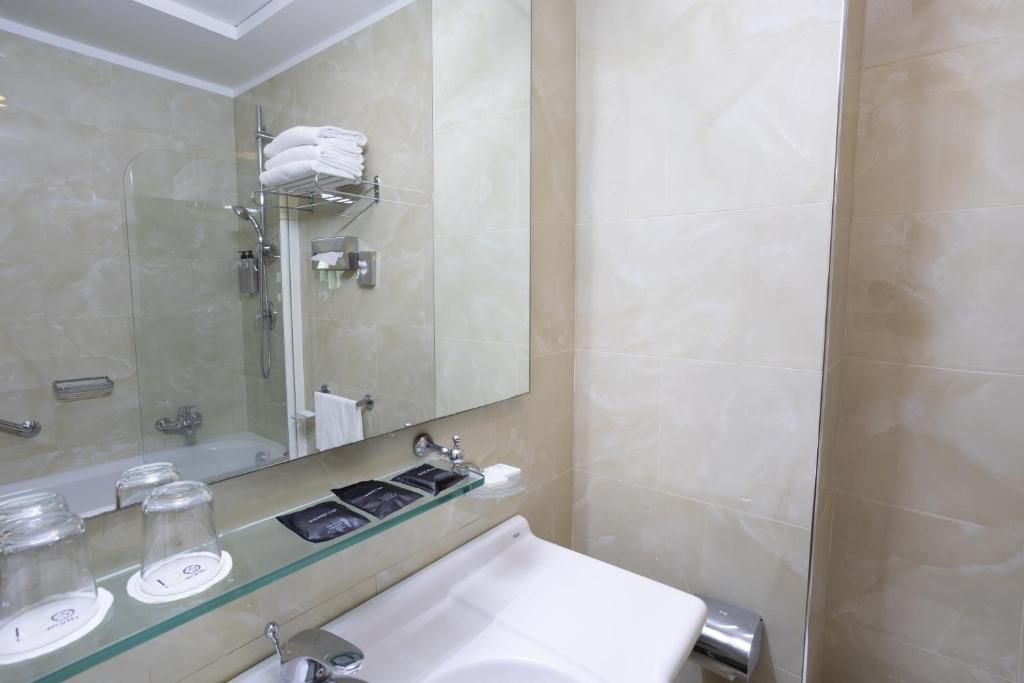 Koupelna v ubytování Grand Hotel Tiberio