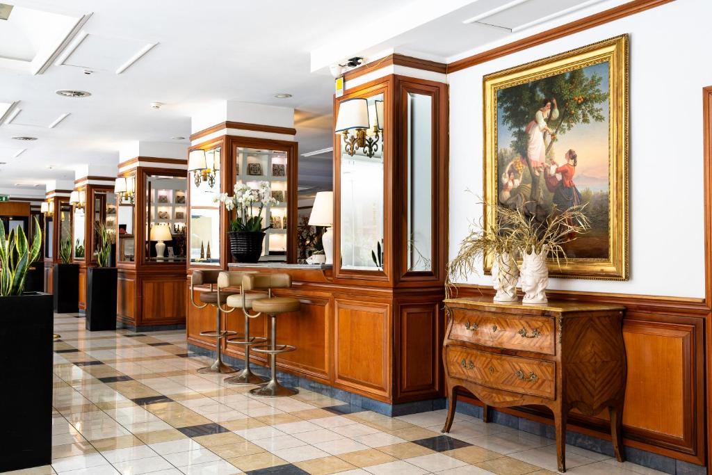 Grand Hotel Tiberio - Resim 12