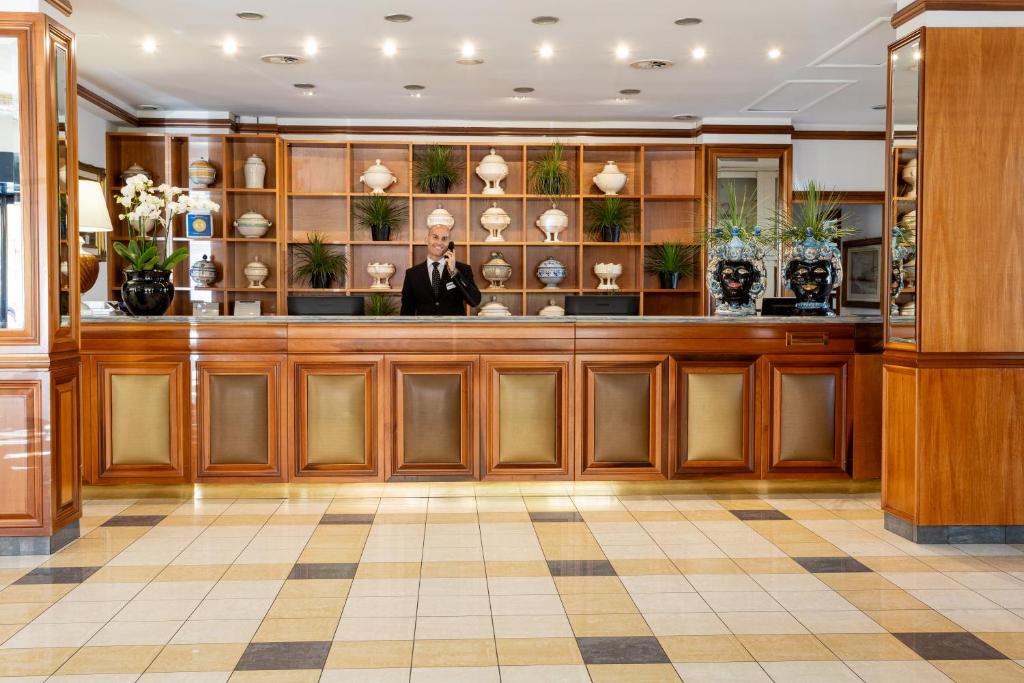 Grand Hotel Tiberio - Resim 7