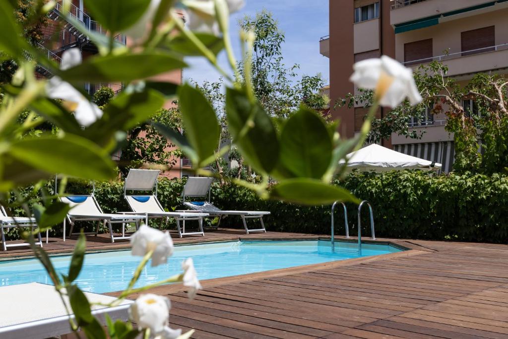 Bazén v ubytování Grand Hotel Tiberio nebo v jeho okolí