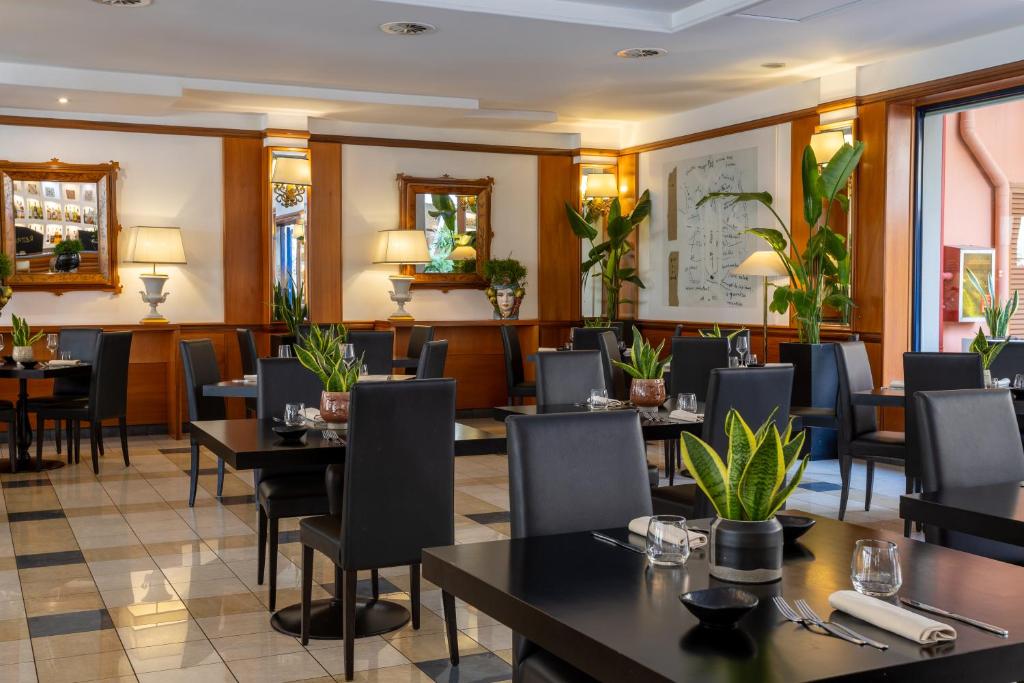 Restaurace v ubytování Grand Hotel Tiberio