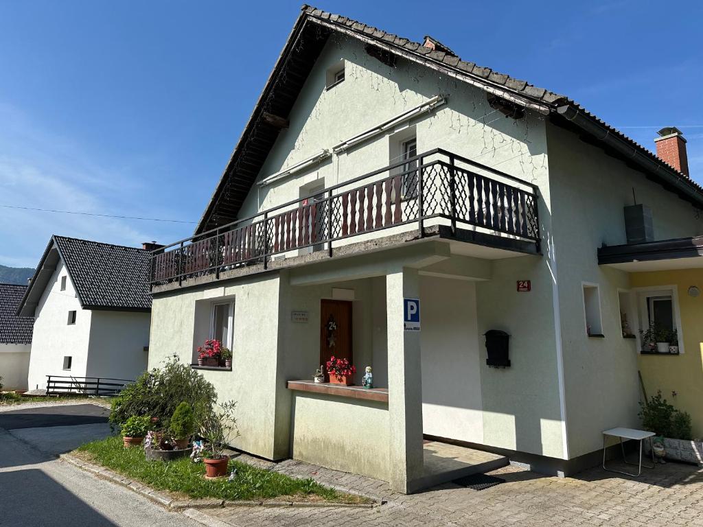 Budova, kde se prázdninový dům nachází