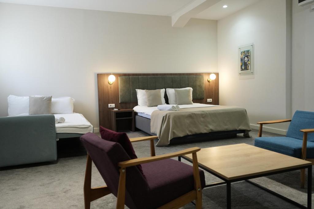 
Standard Triple Room
