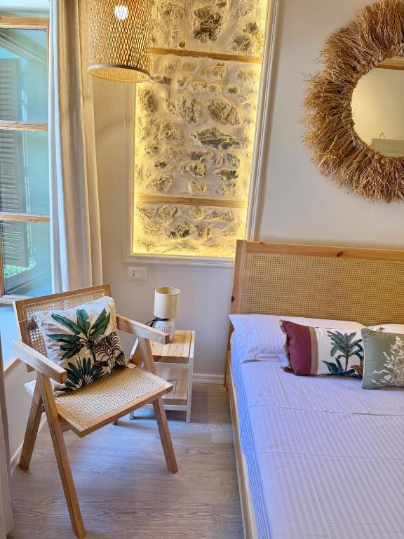 Postel nebo postele na pokoji v ubytování Old Town Suites Muradie