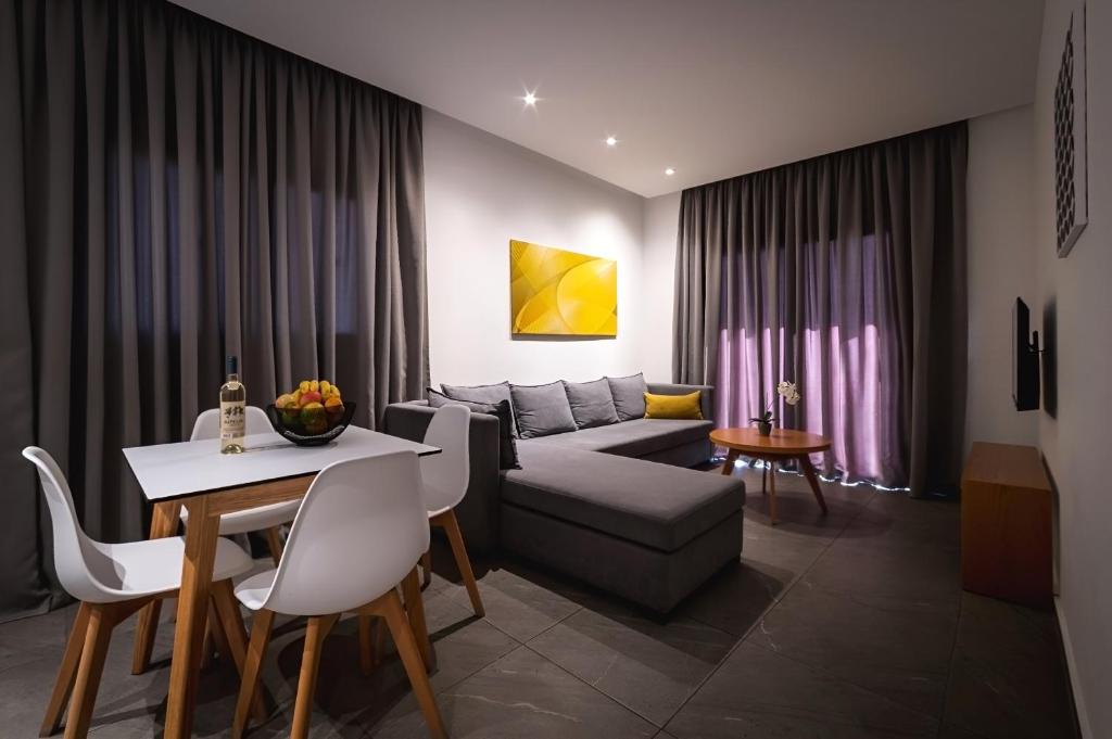 Kefalos Damon Hotel Apartments - 