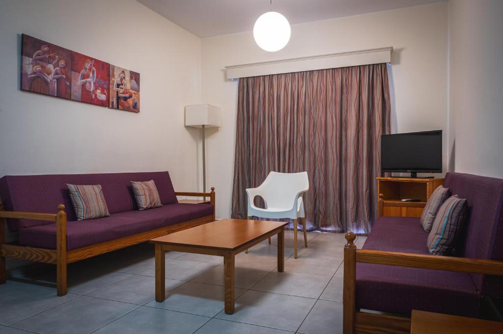 Kefalos Damon Hotel Apartments - 