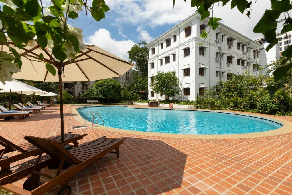 Bazén v ubytování Hotel Suisse nebo v jeho okolí