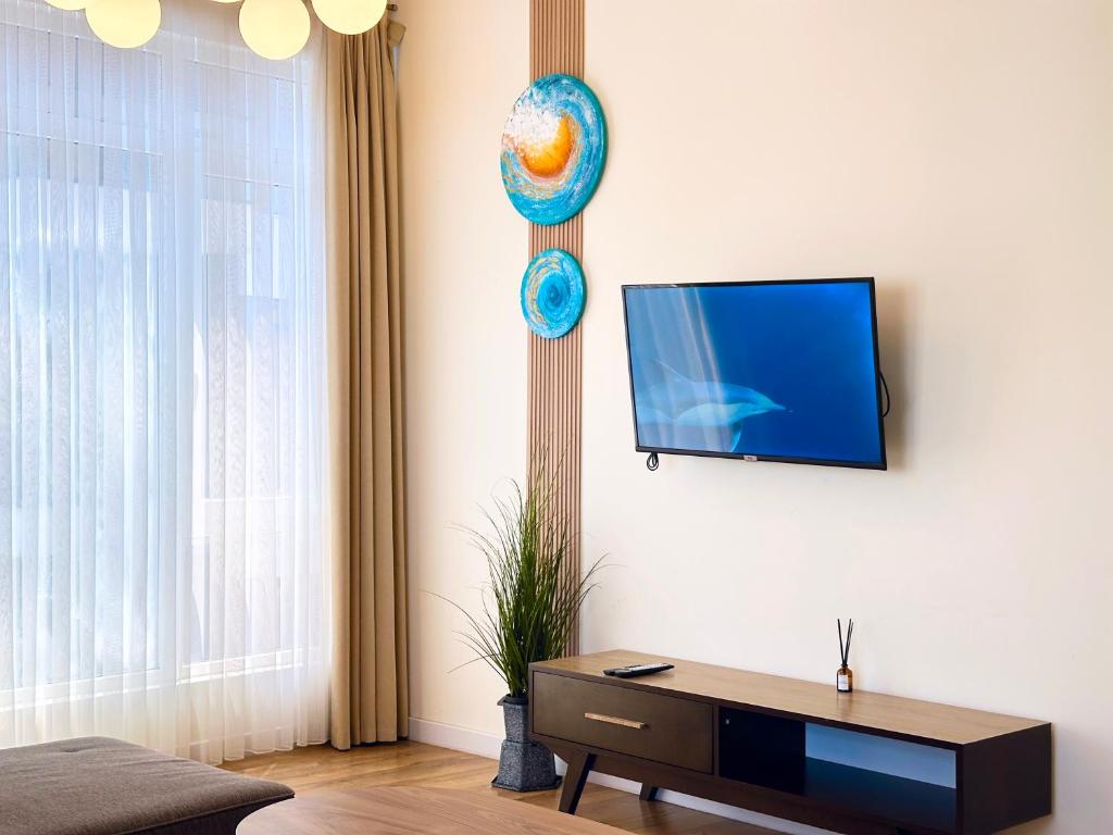 TV a/nebo společenská místnost v ubytování BATUMI BOULEVARD RESORT